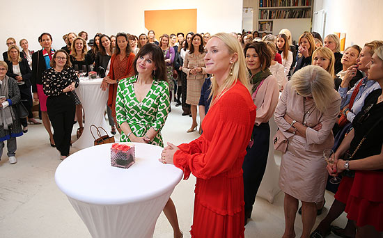 Dr. Sonja Lechner and Petra Winter, editor in chief of Madame during the Ladies Art Lunch at Galerie Stefan Vogdt on October 16, 2018 in Munich, Germany. (Photo by Gisela Schober/Getty Images)